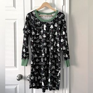 Women's Black and Green Nightgown